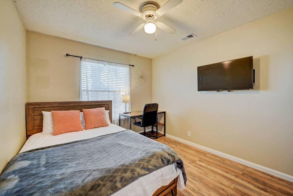 Holiday home Luxury Retreat - Pool - Game Lounge - Bbq & Patio San Antonio