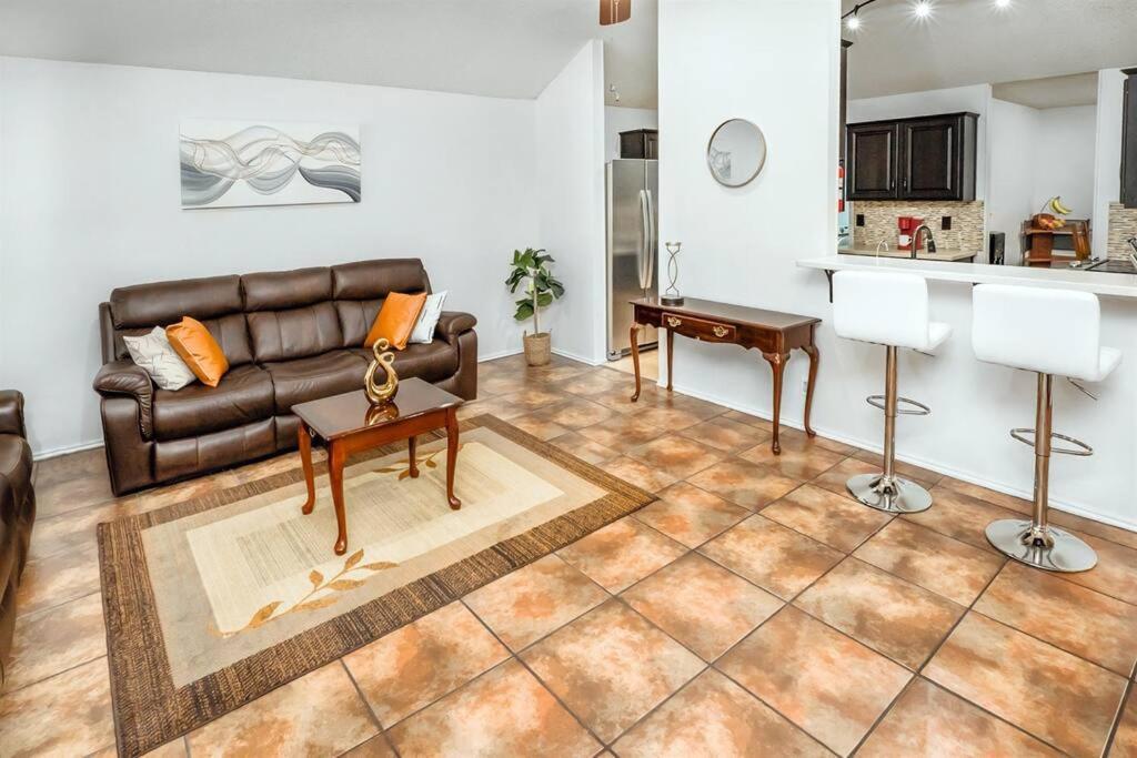 Holiday home Luxury Retreat - Pool - Game Lounge - Bbq & Patio *