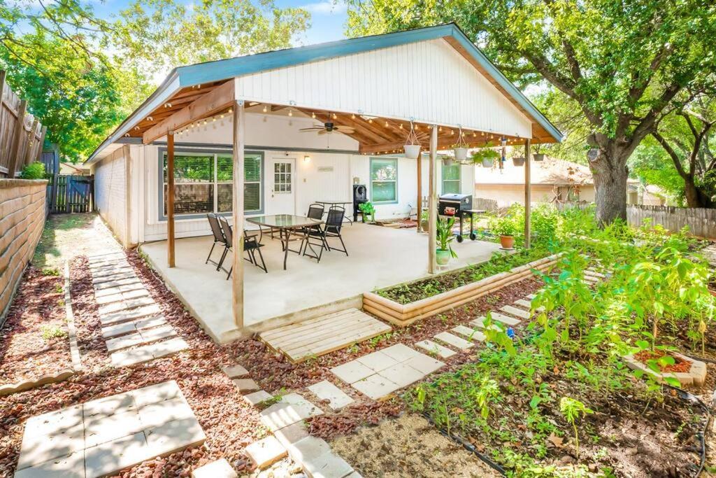 Luxury Retreat - Pool - Game Lounge - Bbq & Patio Holiday home *