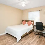 Luxury Retreat - Pool - Game Lounge - Bbq & Patio