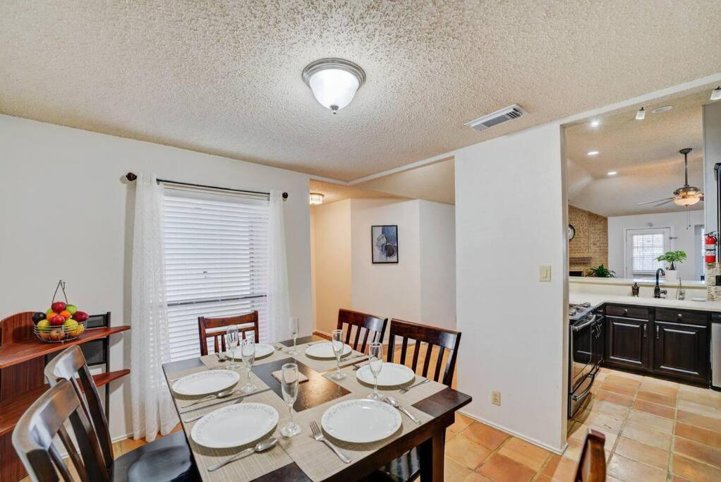 Luxury Retreat - Pool - Game Lounge - Bbq & Patio * San Antonio